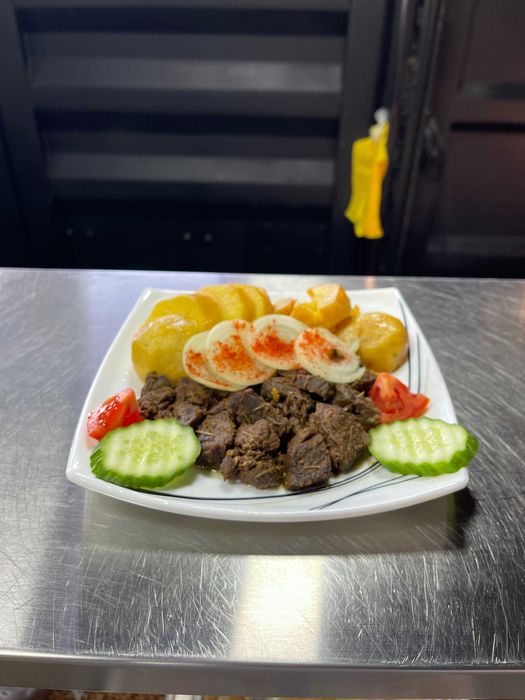 Янги Лидер мехмонхонаси Дустлик метро ёнида халол ва покиза инсонларга