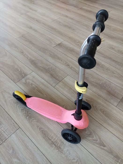 Trotineta fete roz