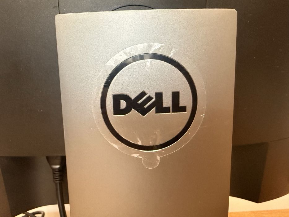 Професионален монитор Dell - работа/бизнес/home office -л
