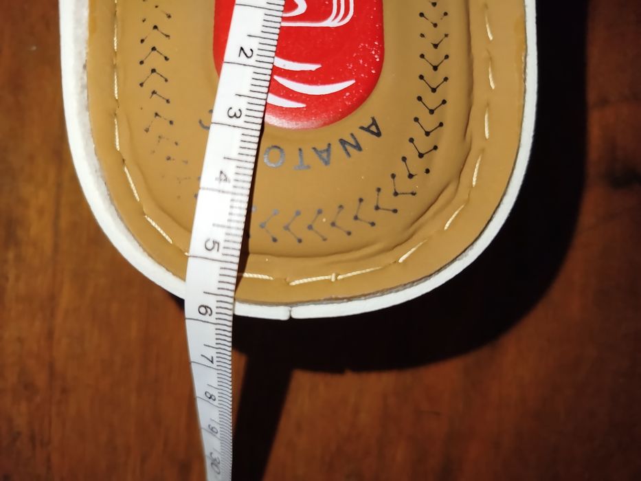 Бели чехли 40 номер