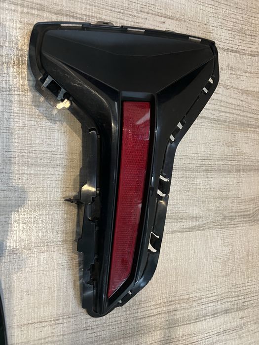 Bmw g 20 решетка халогени праг остатъчни части