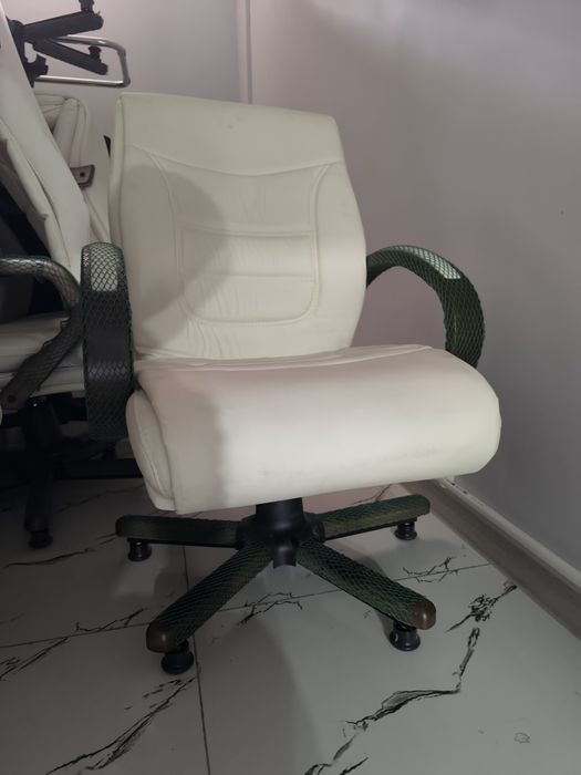 Офисные кресла  оптом