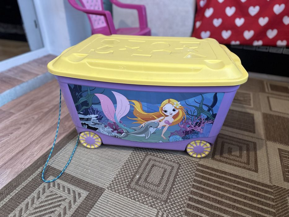 Отдам за шоколадку