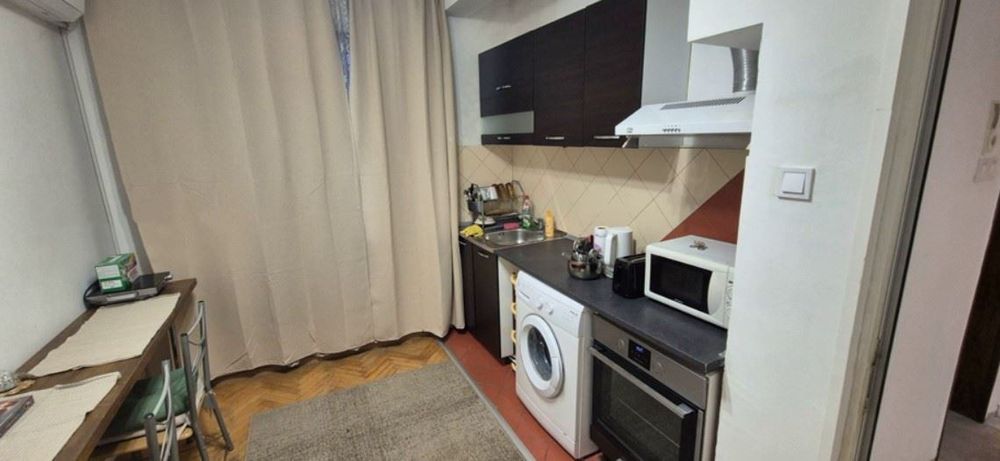 Дава се под наем Тристаен апартамент в София, Лозенец - 100 кв.м за 796.62 € - Снимка #2