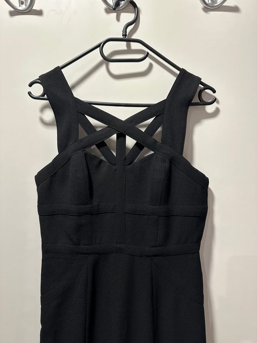 Дълга официална рокля на BCBGMaxzalia