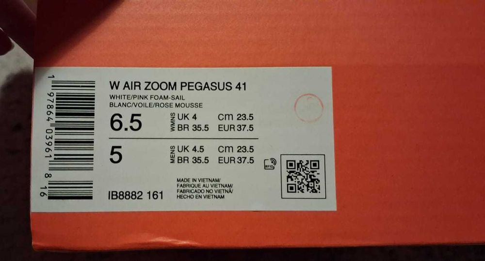 кроссовки Nike новые оригинальные