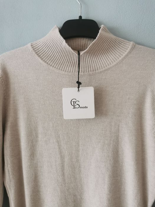 Bluză pe gât elegantă nouă