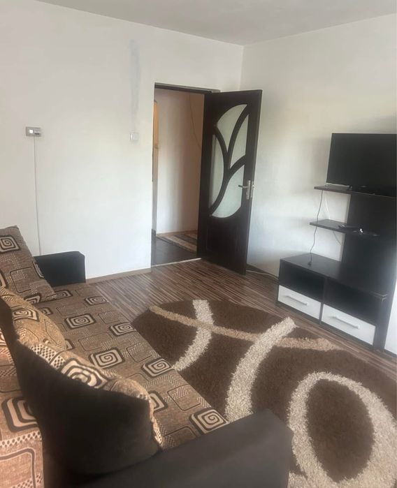 Închiriez apartament în zona Aleea Plopilor,Târgu Jiu.