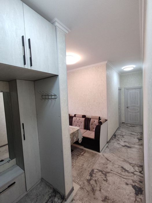 Карасу-6 Продаётся уютная квартира в новостройке.