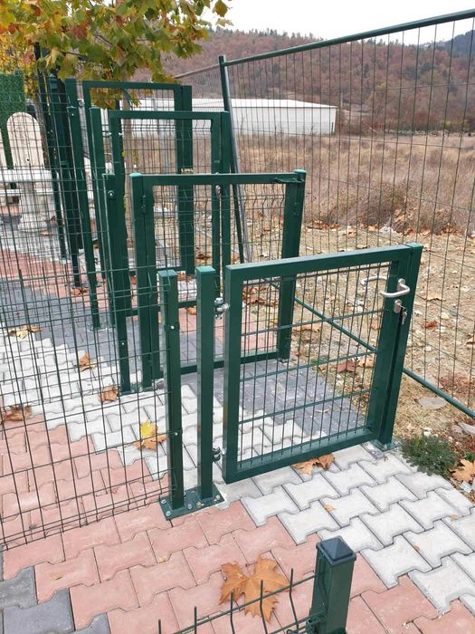 ОГРАДИ с доставка в цялата страна - пана, колчета, врати, портали-ТОП!