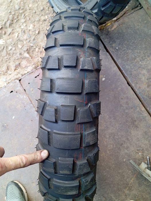 Гуми за мотор предна 120/70/19 задна 170/60/17