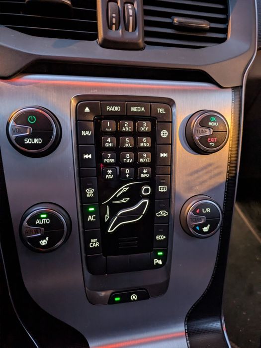 Volvo V40 Cross Country blue ocean