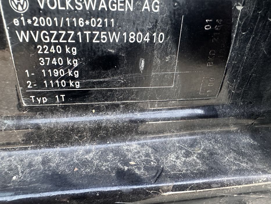 Dezmembrez  Volkswagen Touran