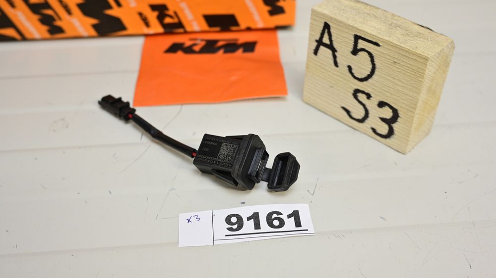 KTM USB C priza 1390 990 Duke  A62711043000