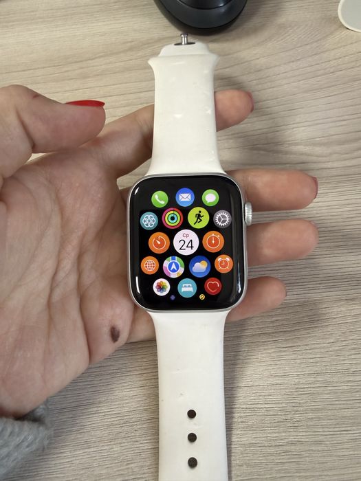 Apple Watch SE (2)