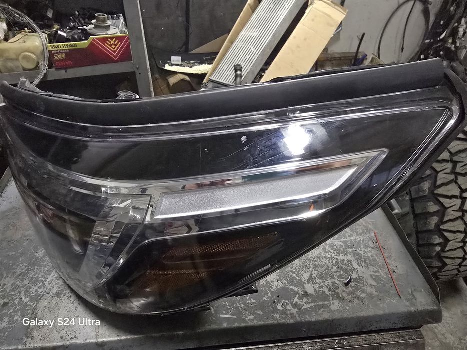 Фара левая Subaru Forester 2019