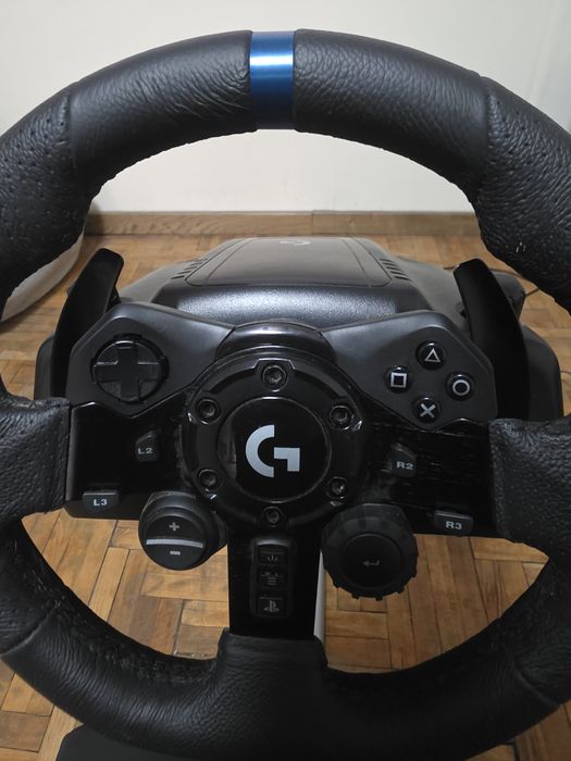 Playseat Evolution Alcantara и Logitech g923 ps5 комплект