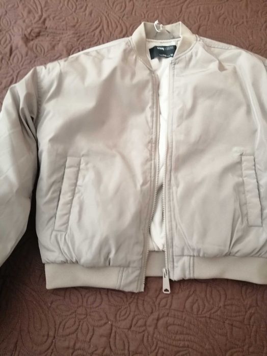 Продава се дамско яке