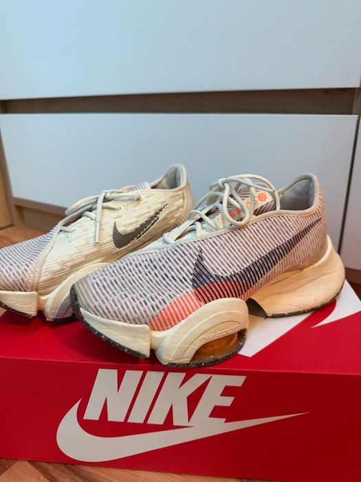 Маратонки nike air zoom superrep 36.5