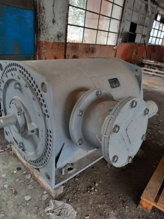 Електродвигател  320 KW