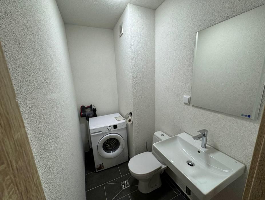 Дава се под наем Тристаен апартамент в София, Зона Б-5 - 116 кв.м за 900 € - Снимка #9