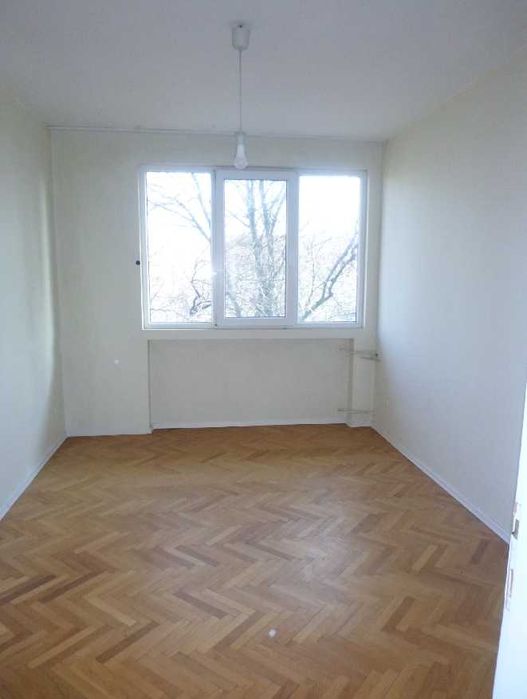 Тристаен имот в кв.Западен парк