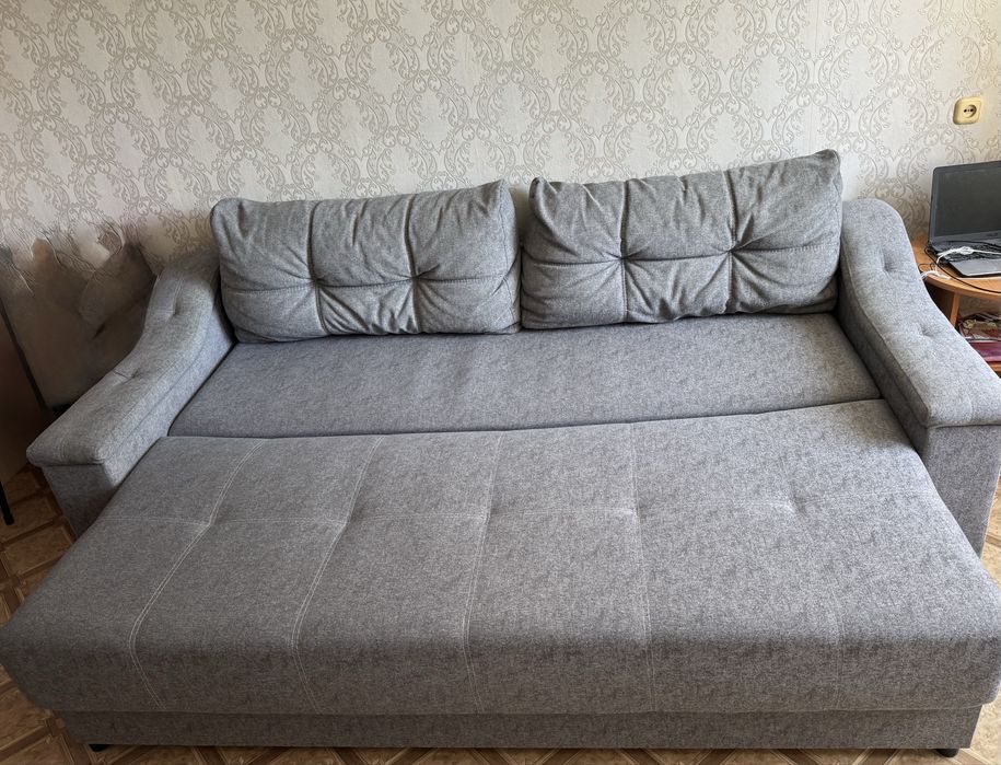 Продам диван.