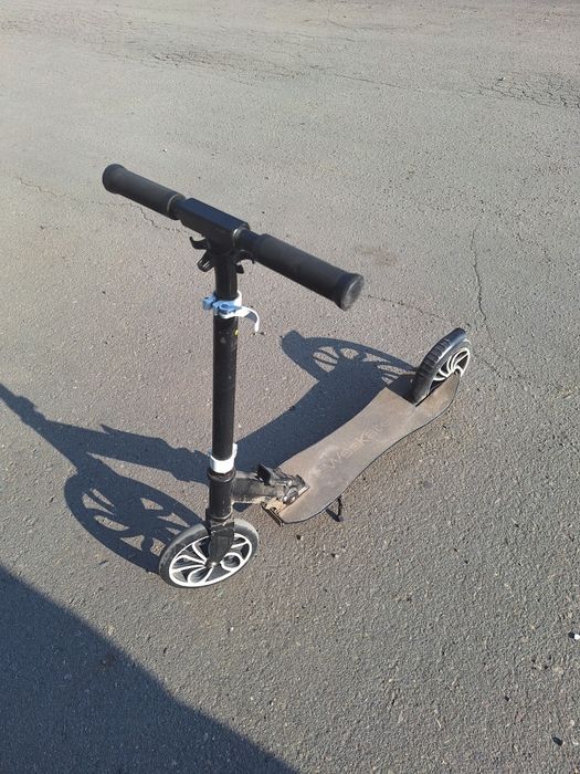 Продам самокат 2800