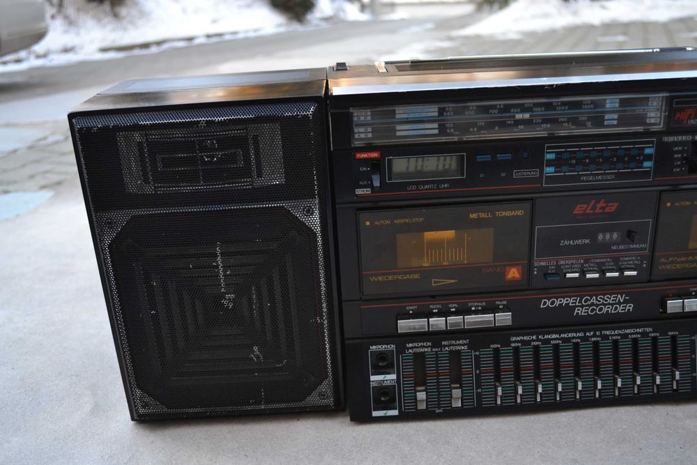 Casetofon Portabil Elta model 6940