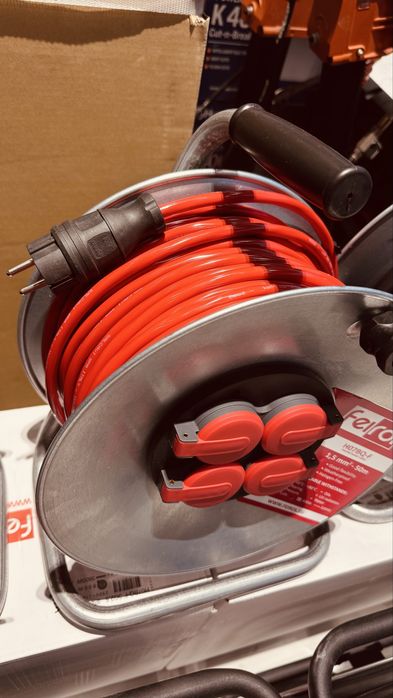 Удлинитель H07BQ-F 3G1,5 50 М, на металлической катушке розетки 4X220