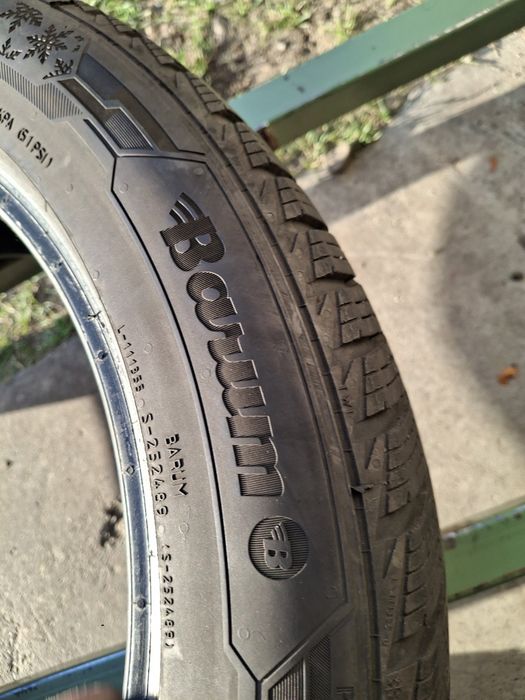 4 Anvelope  de iarnă  225 50 r17 Barum