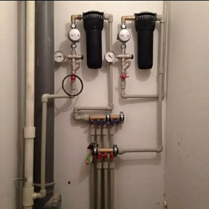 Коллекторная разводка труб водоснабжения в квартире фото Коллекторная разводка труб водоснабжения в квартире фото