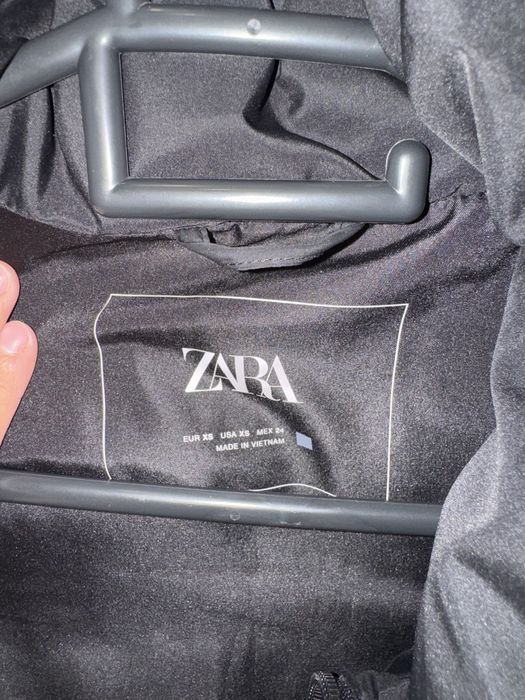 Продам жилетку Zara