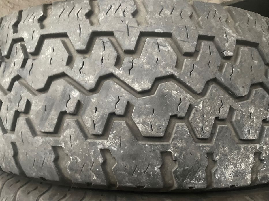 продавам гуми за  265/70R17