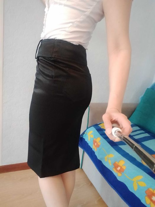 Продам черную юбку классика