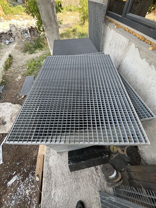 Gretare zincate trepte zincate