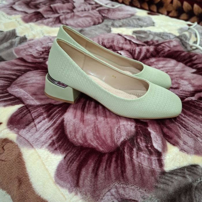 Продам туфли новые