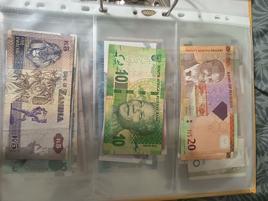 Bancnote vechi și noi