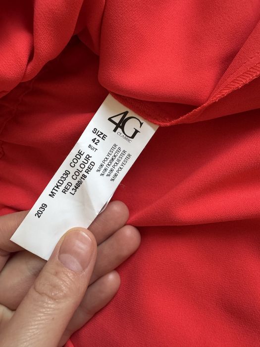 Платья  продам б/у