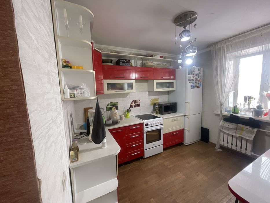 Кухня  угловая,приходите и смотрите,