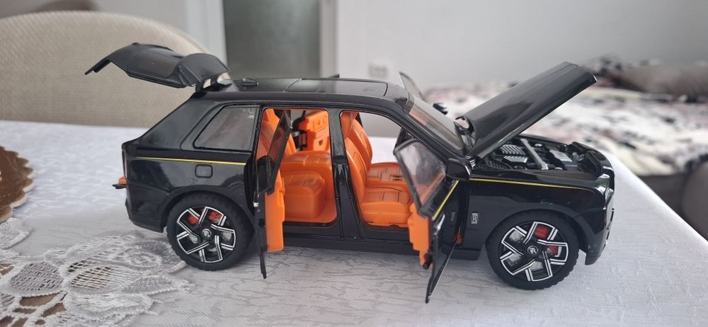 Macheta 1:24 Roll Royce Cullinan