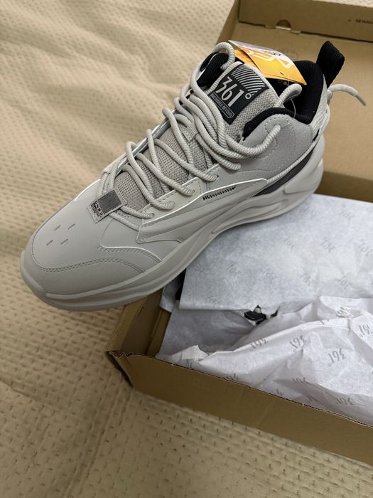 Кроссовки с утеплением 361!