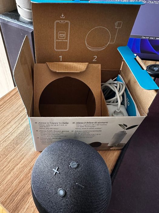 Продавам bluetooth колонка Amazon Echo dot модел 2022