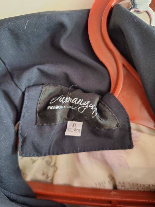 Продам зимние куртки б/у по 2000 теге