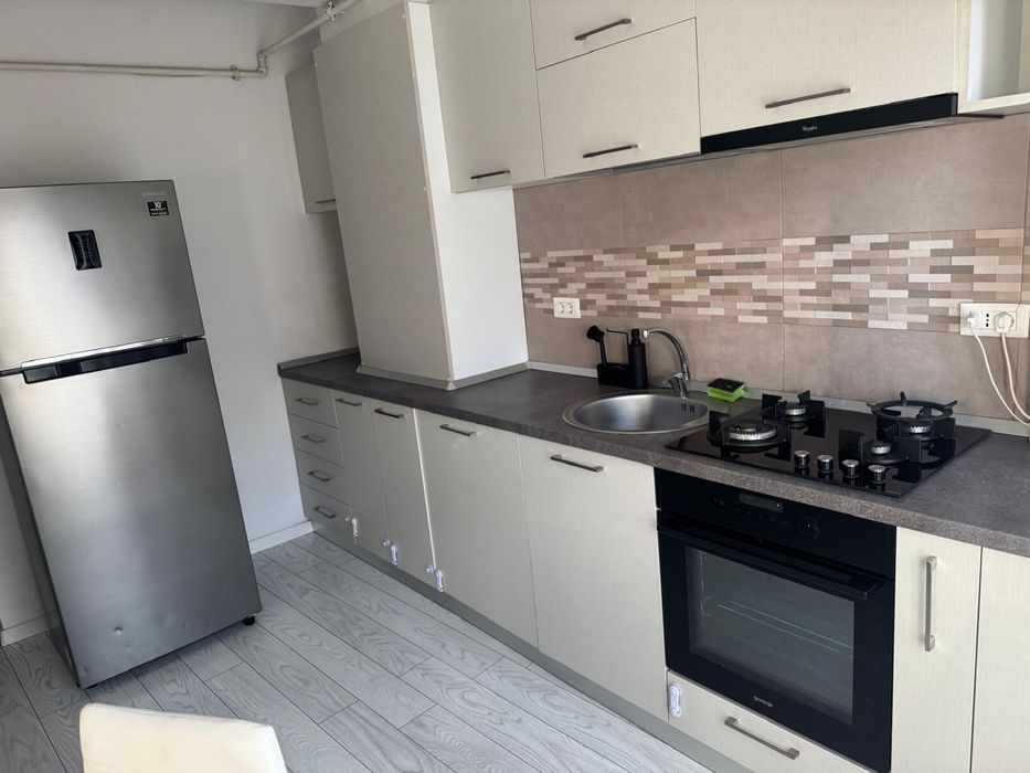 Inchiriez apartament bul dem radulescu bloc X3