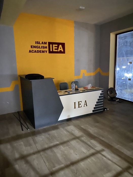 Reception stoli oʻquv markaz uchun