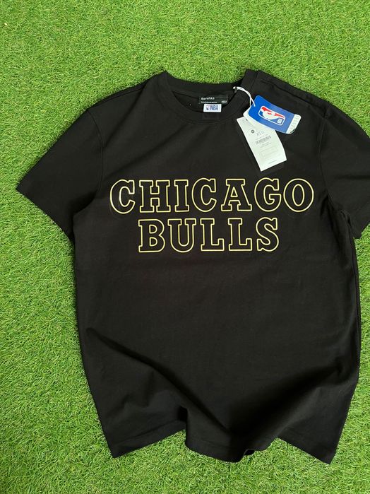 Мъжка блузка с къс ръкав : Bershka & NBA Chicago Bulls XS