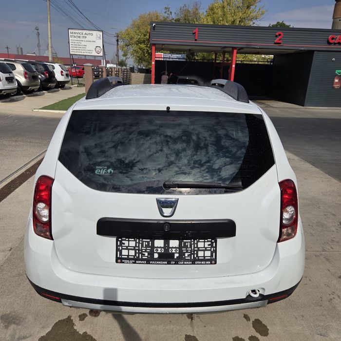 Duster 4x4 —1,6 B/GPL —-An 2011 —-4800€