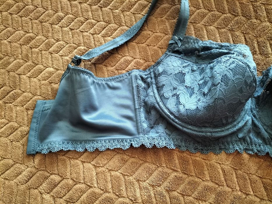 Продам бюстгальтер новый