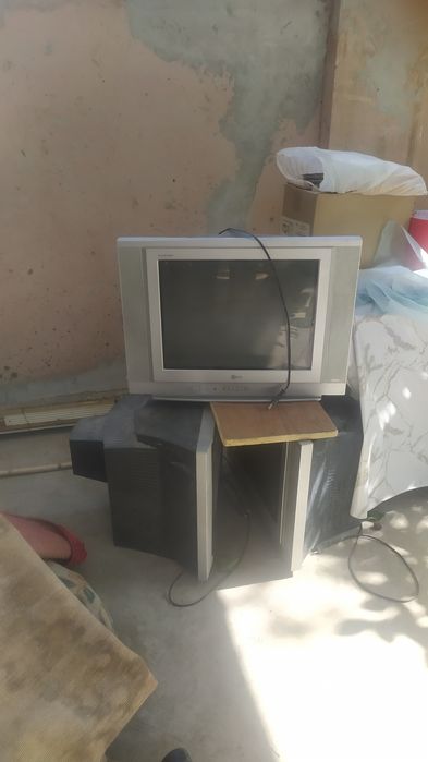 Ishlaydigan xamda ishlamaydigan  televizorlar bor aksiyada sotiladi